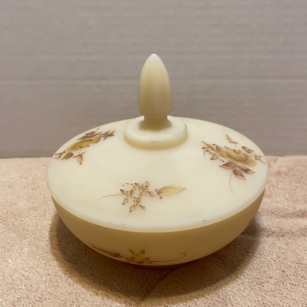 Fenton covered compote candy hand painted and signed custard glass dish - Picture 2 of 11